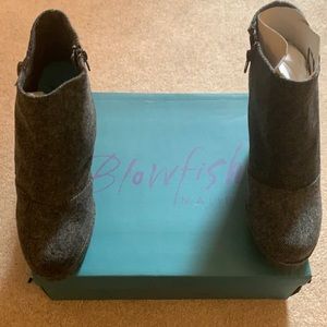 🍁 Blowfish valene grey ankle bootie 🍂